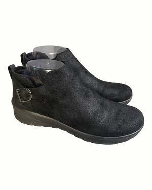 Bzees Women’s Size-8M Black Get Together Machine Washable Ankle Boots